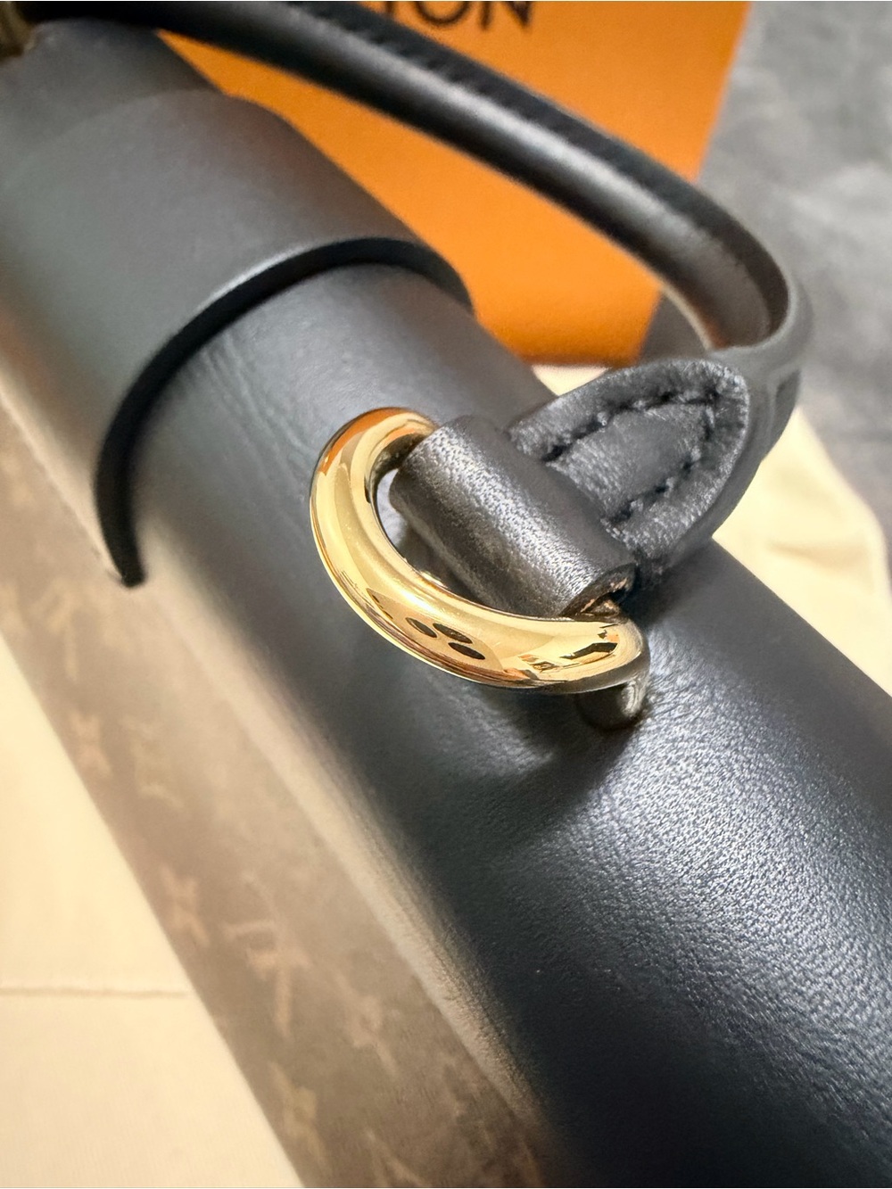 Louis Vuitton Locky BB - Picture 11 of 13